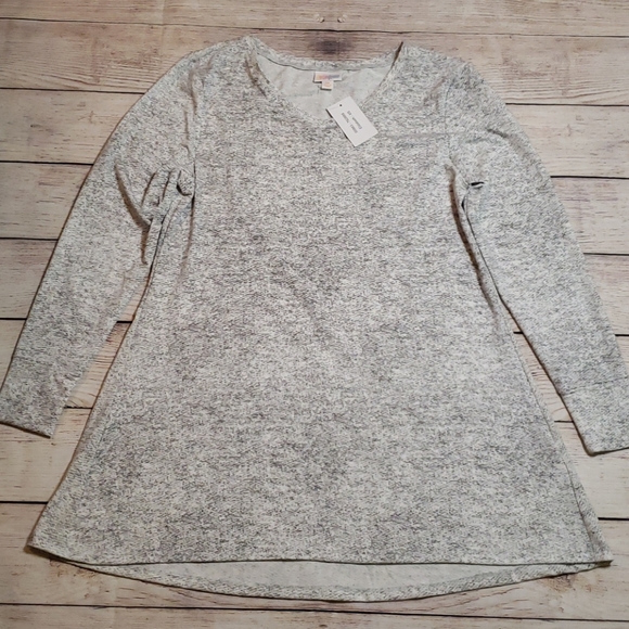 LuLaRoe Tops - LuLaroe ELIZABETH GRAY AND WHITE TOP